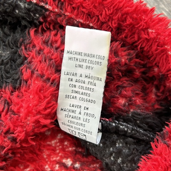 Thread & Supply Red Buffalo Plaid Fuzzy Sherpa 3/4 Zip Sweatshirt Women’s Medium - Picture 9 of 9